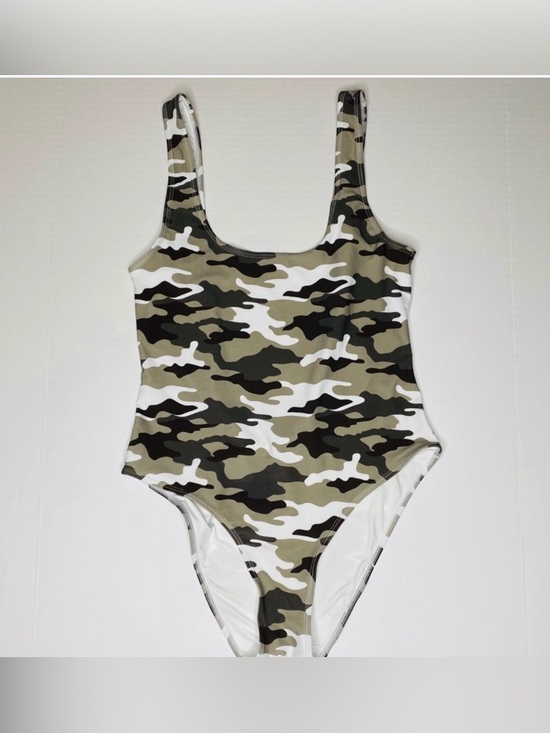 Kendall & Kylie Other - NEW Kendall + Kylie Camo One Piece Swimsuit XS High Cut Low Back